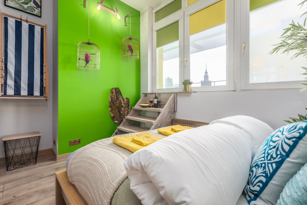 Studio Wspólna Warsaw by Renters view 5