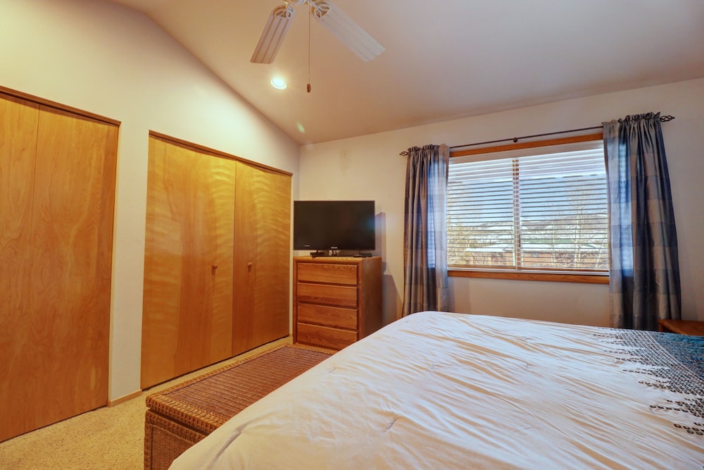 727b Meadow Creek 2 Bedroom Townhouse