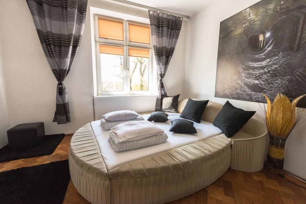 Magic Apartments