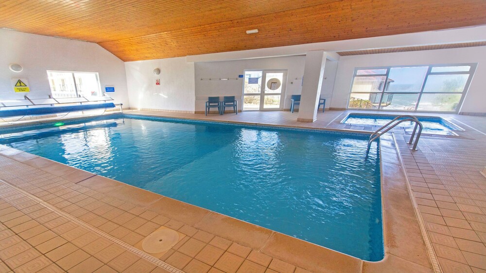 Apt 16, Seaviews, Slps 5 Indoor Heated Pool