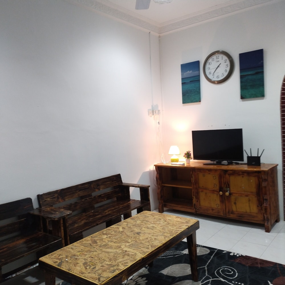 HUDA HOMESTAY BANDAR TANAH MERAH photo 5