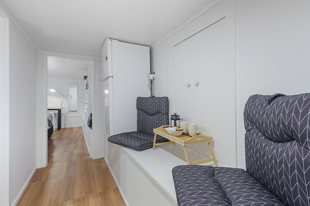 Newly Renovated Studio w Parking-Netflix view 2