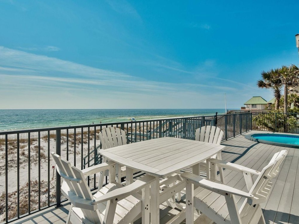 Stunning Views! 9BR Gulf Front Home, Pool, Elevator, Pool Table