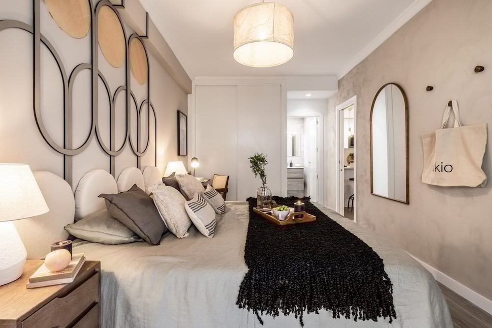 Mondragone - 1 Bedroom and Terrace in Goya