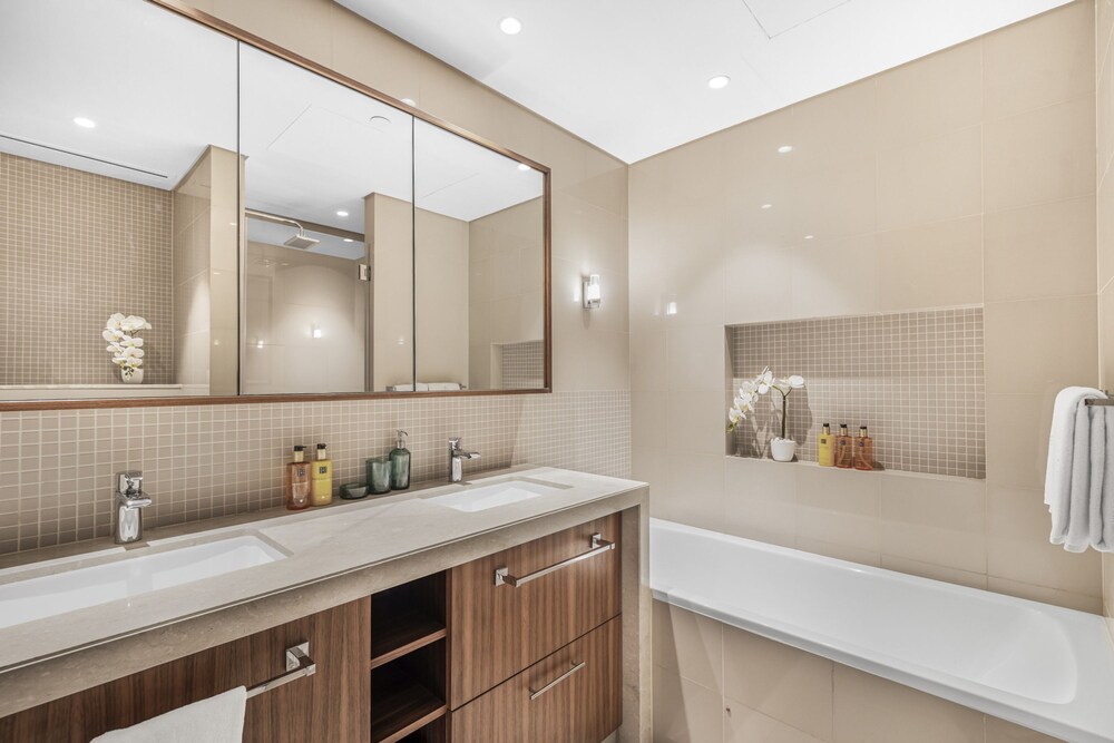 DXB - Boulevard Point - 5602 - DT