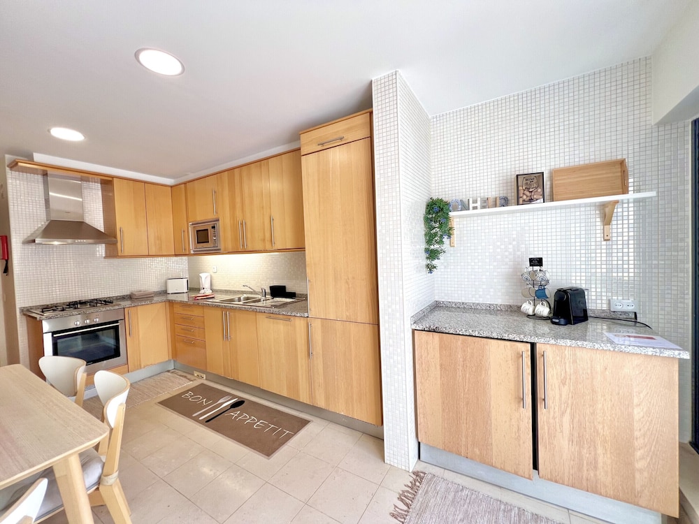 Albufeira Modern 7 by Homing