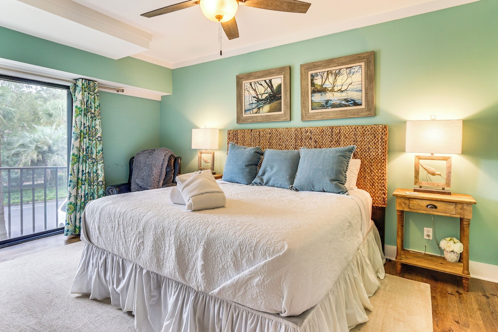 Easy Beach Access! Walkable Hilton Head Condo