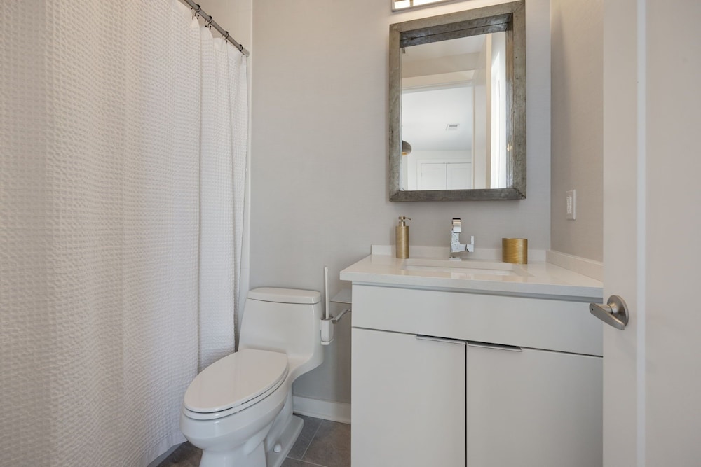 Nashville Notes - Sleeps 8 - Mins to Broadway!