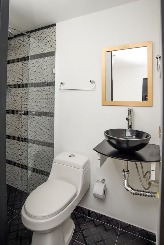 Park Lleras 11br Pool Jacuzzi