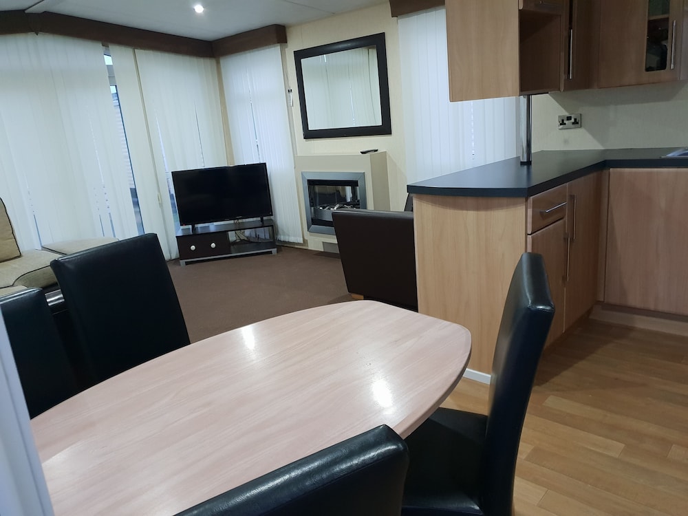 Park Home in Golden Sands Holiday Park view 3