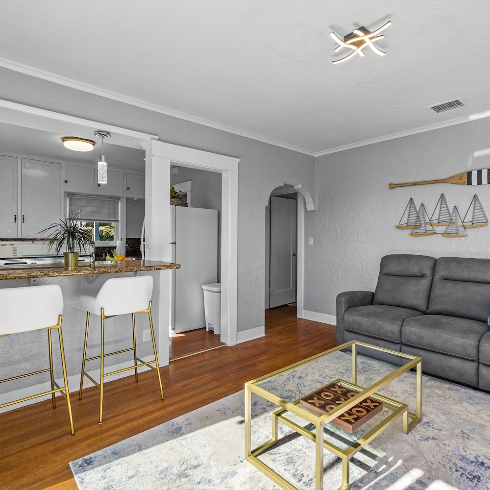 Bankers Hill Hideaway With AC Views and Parking