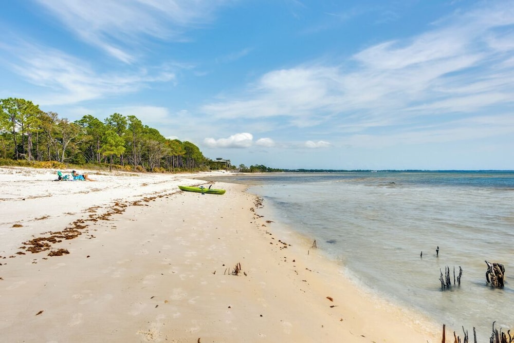 Ride to Shore: St Teresa Beach House w/ Bikes!