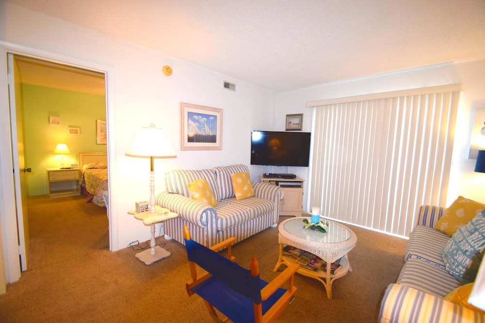 Blaire Isle 101N 2 Bedroom Condo by RedAwning view 5