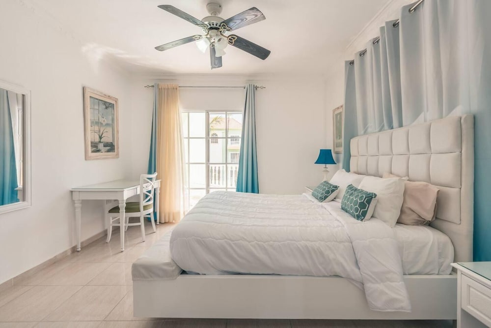 Huge Penthouse Near the Beach With Private Jacuzzi view 2