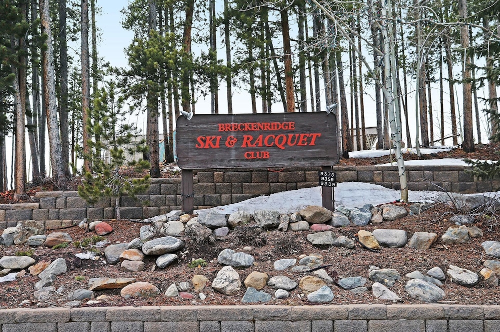 Ski And Racquet Club B106 2 Bedroom Condo by RedAwning