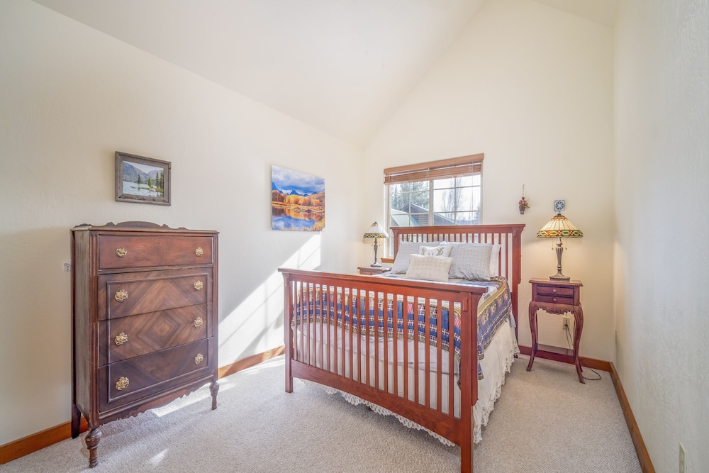 Bear Paw Lodge