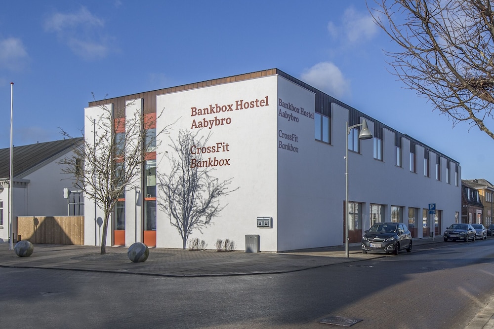 Hotel Bankbox Hostel Aabybro - Image 1