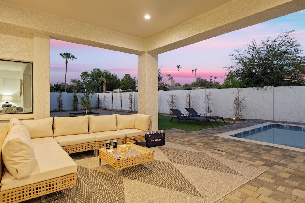 El Dorado by Avantstay Luxe 4BR w/ Pool, Putting Green, Fireplace Near Kierland