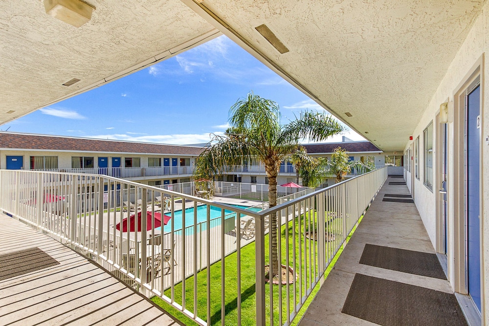 Motel 6 Phoenix North - Bell Road