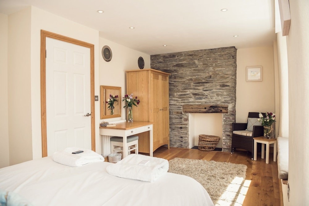 Padstow Breaks - Duke House view 4