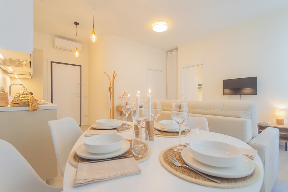 Enchanted Como Lake - City Apartment 2 by Rent all Como