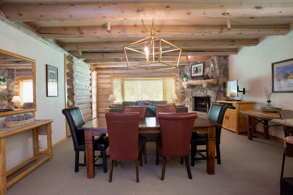 Pine Inn at Trail's End Lodge - Two Bedroom Residence with Spa #7 2 Condo
