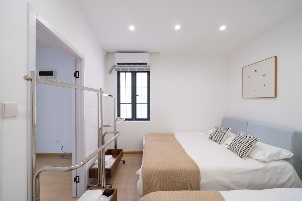 Book and Bed - Xujiahui