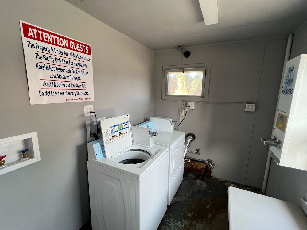 Budget Host Inn - Property Image 6