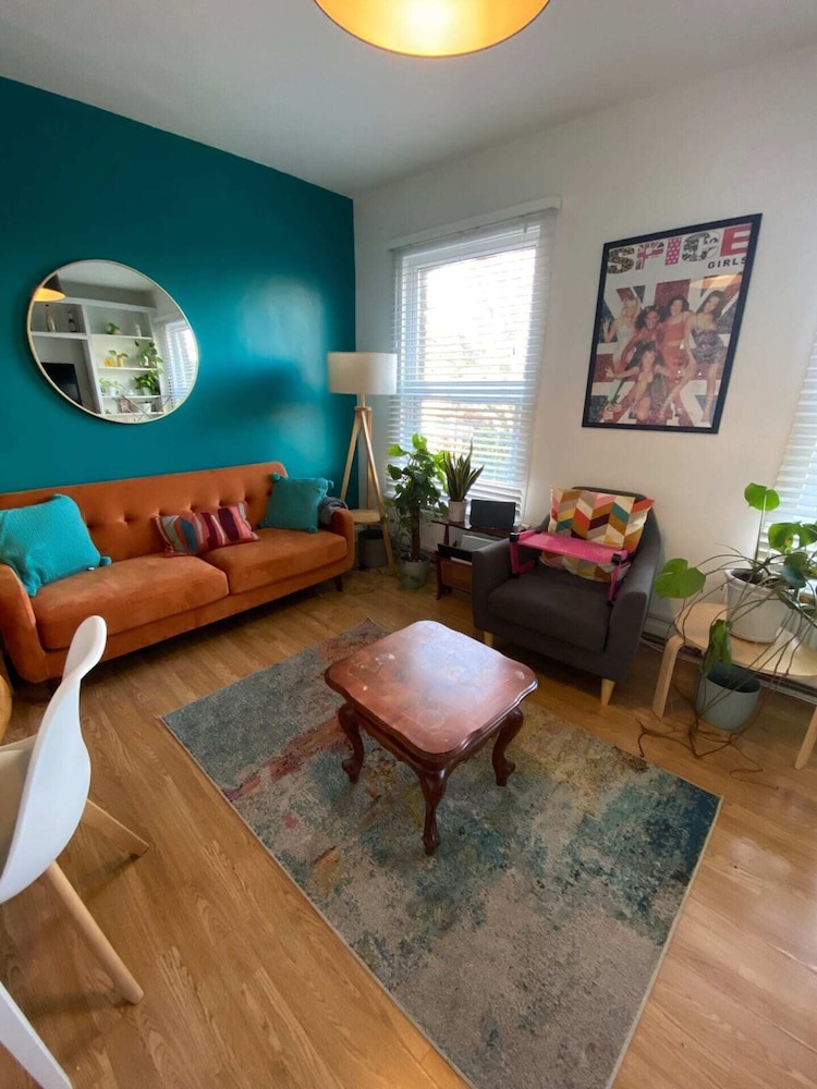Vibrant & Funky 1BD Flat - 12 Mins to Stratford!
