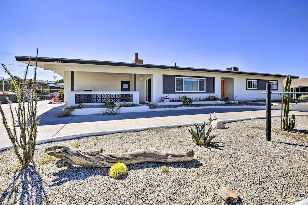 Desert Retreat w/ Backyard Oasis & Mtn Views! view 2