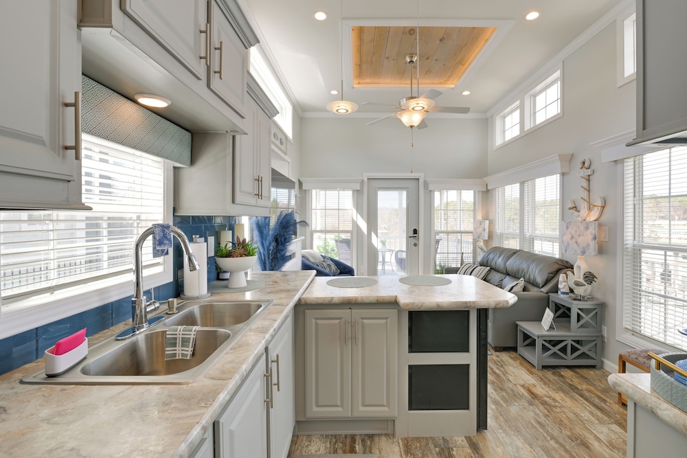 Boat & Fish: Waterfront Gem in Sherrills Ford!