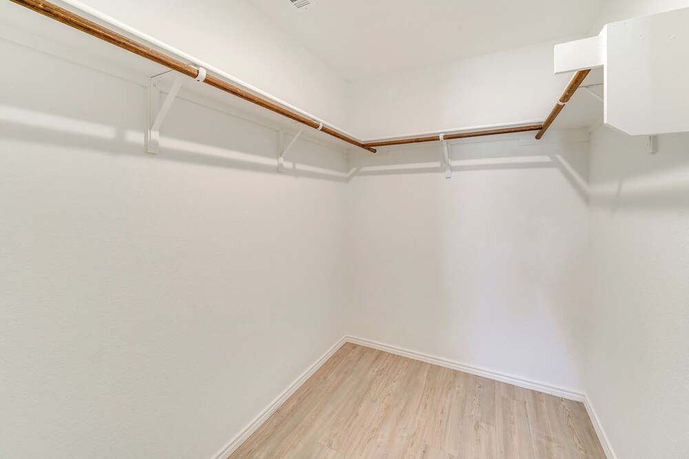 7 Mi to Alamo Ranch Mall: Home w/ Large Yard!