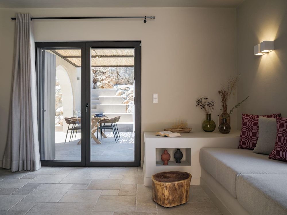 Askianos Luxury Villa - The Ultimate Elegant Oasis view 5