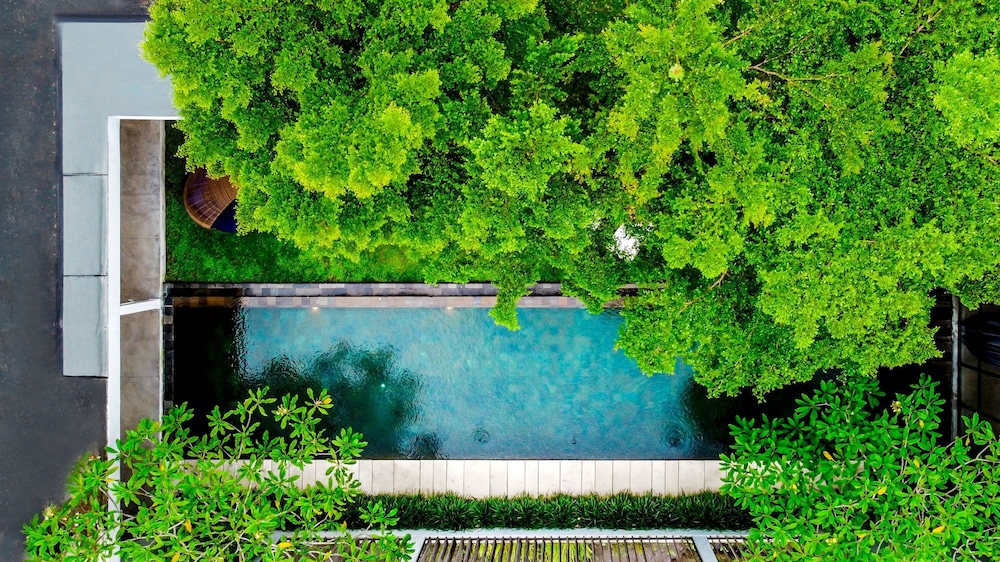 Loft Volcano by Alfred in Bali - Stylish 2 BR Loft w Pool Garden Ricefields View