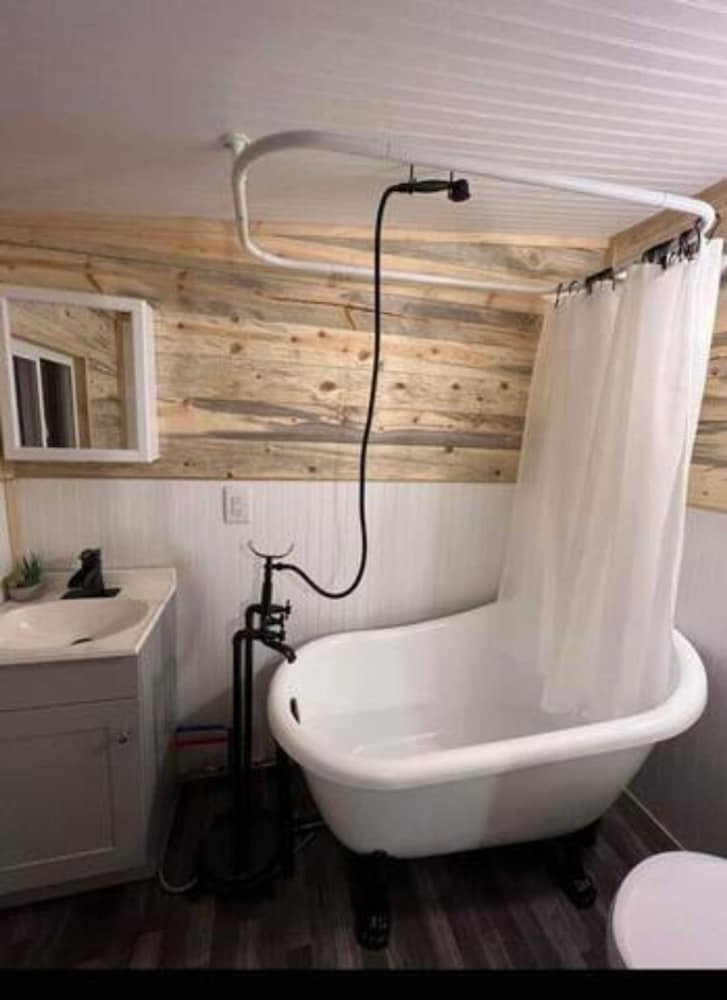 Enchanting Getaway Farmhouse and Tiny House Duo view 2