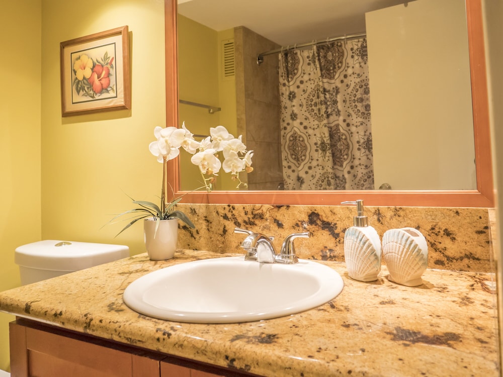 Tropical Studios at Marine Surf Waikiki