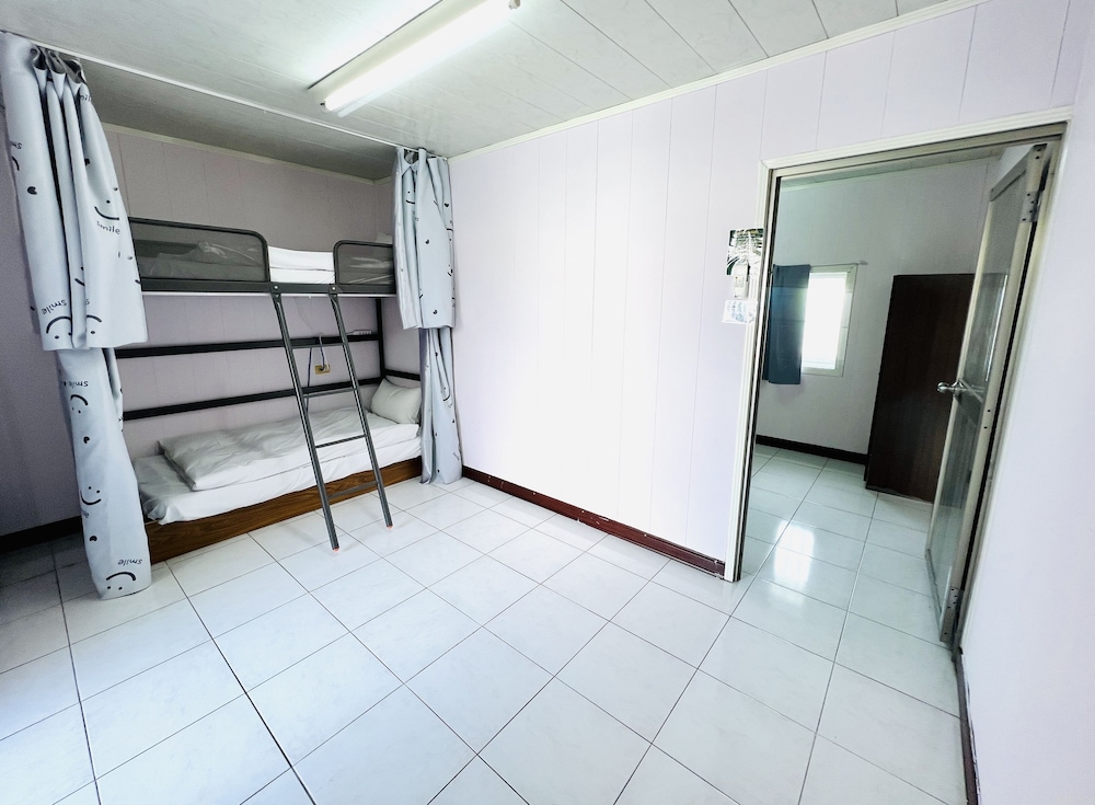 返璞歸真KO hostel 墾丁背包客棧