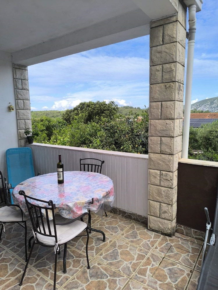 Cozy Apartments Žute, Island of Korčula