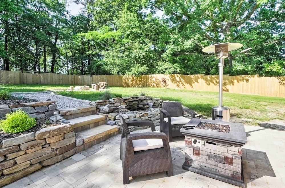 Lovely Cottage w/ Sauna & Fire Pit Near Asheville!