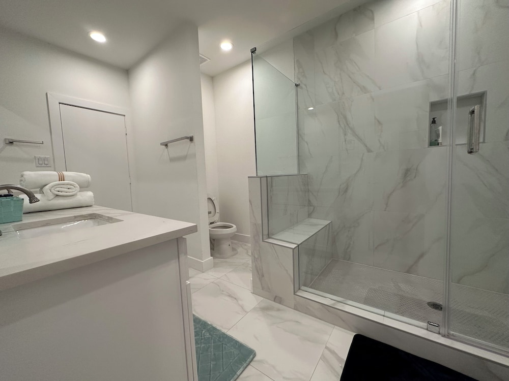 Luxury 3BR for Families Nurses and Group