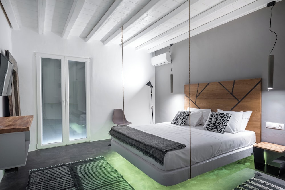 Mykonist Merchia Beach Villas & Suites