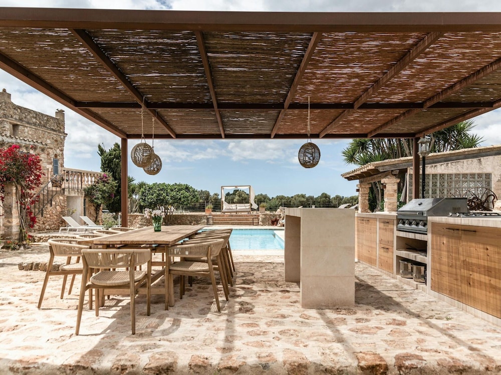 Holiday Home With Outdoor Jacuzzi