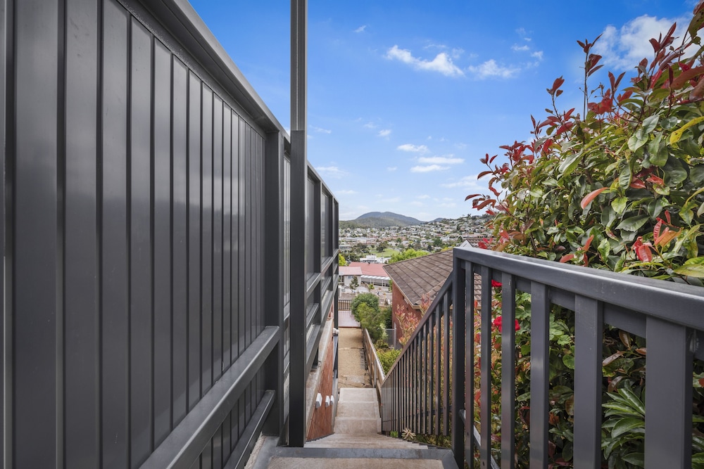 Cosy Cottesloe - Mount Wellington View