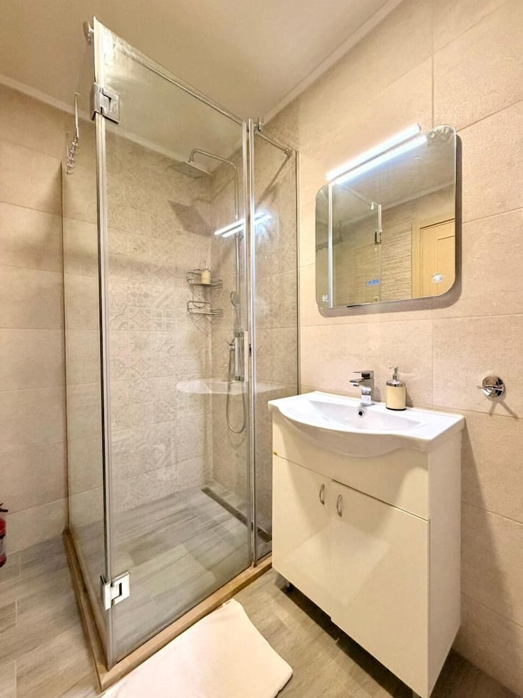 LV Central Apartment-Free Parking