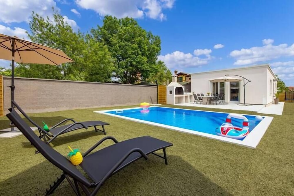 Villa Infinity