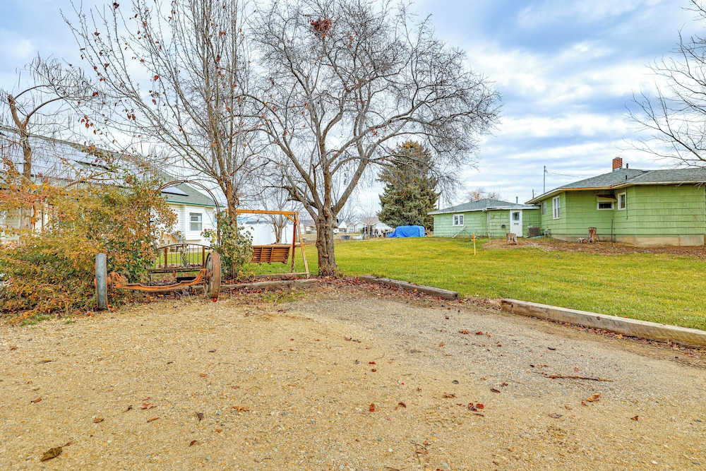 1 Mi to Old Town: Central Meridian Home