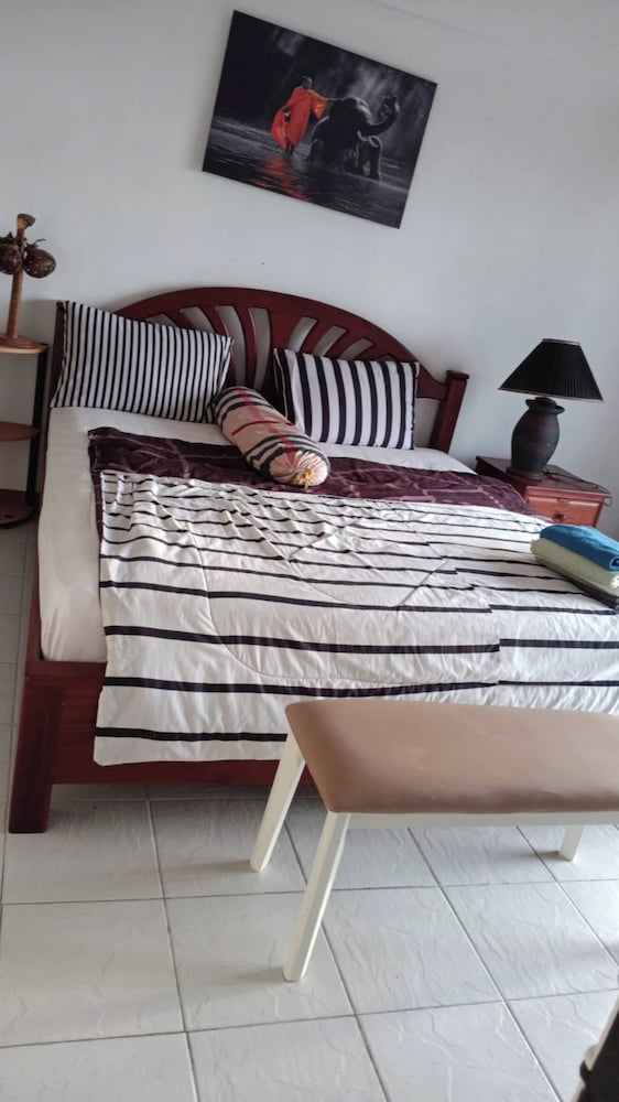 Sombat Condo Seaview 1 Bedroom