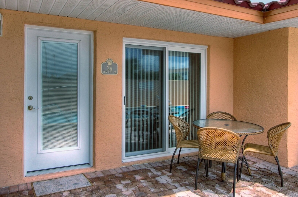 The S 2a 1 Bedroom Villa by RedAwning
