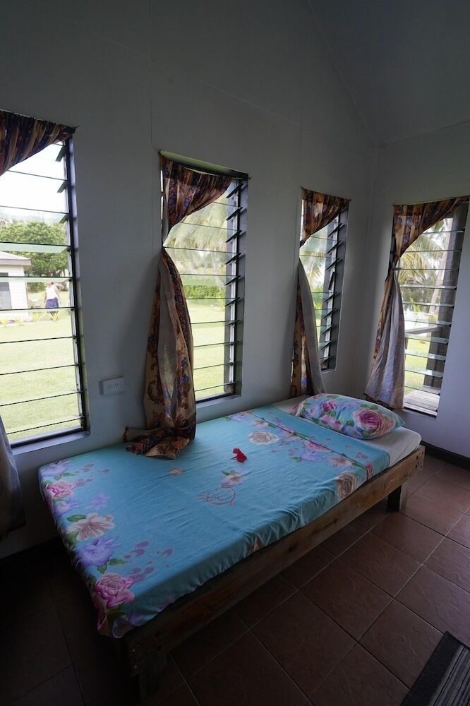 Safe Landing Eco Lodge