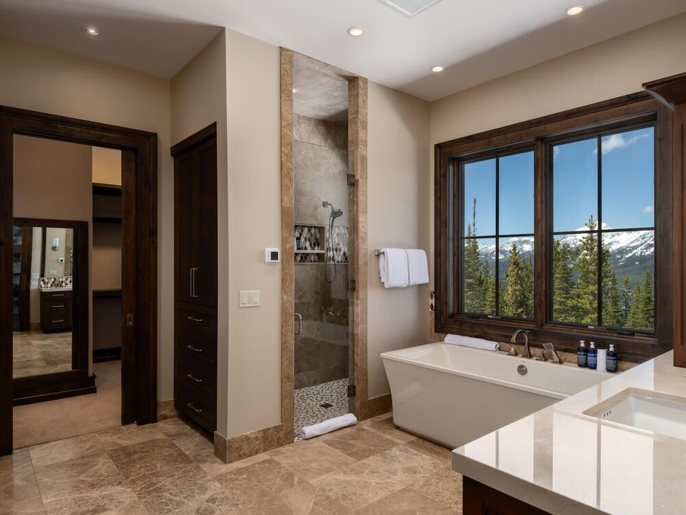 7 Renegade Rd 6 Bedroom Home by Moonlight Basin Lodging view 5